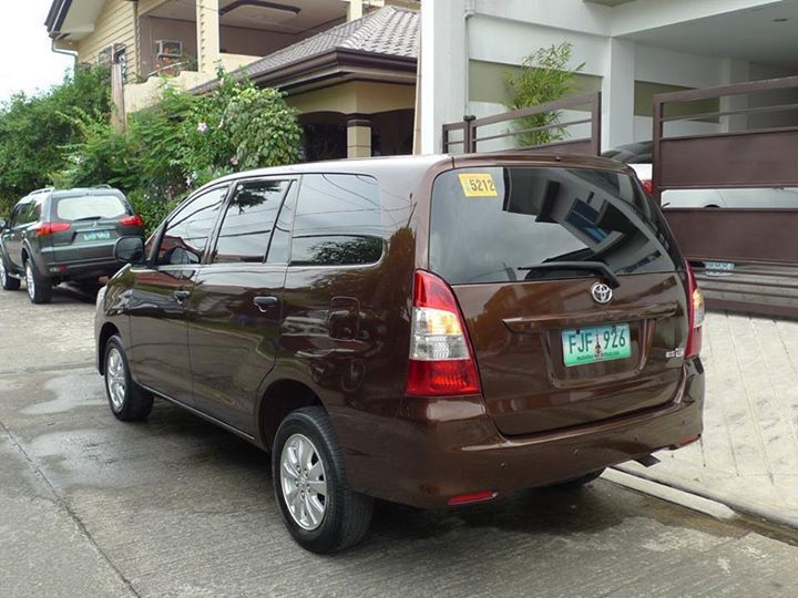 Toyota Innova E in Philippines