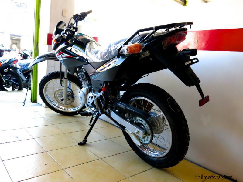 Xr shop 125 price
