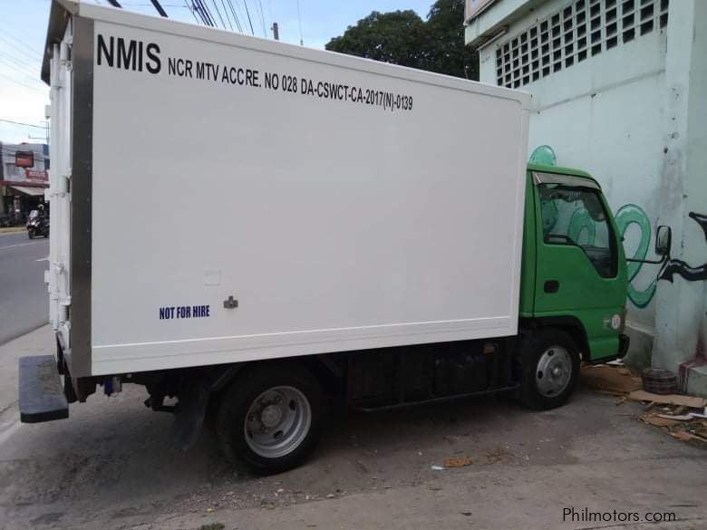 Isuzu Elf Freezer van in Philippines