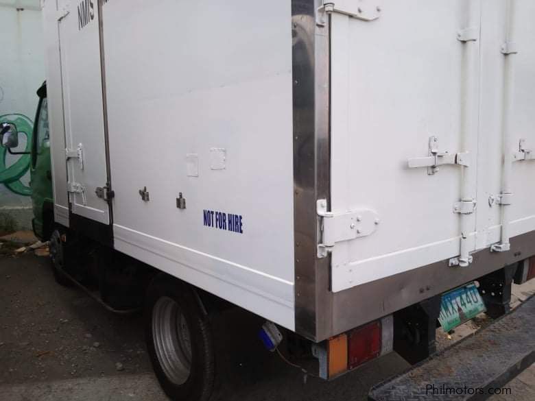 Isuzu Elf Freezer van in Philippines