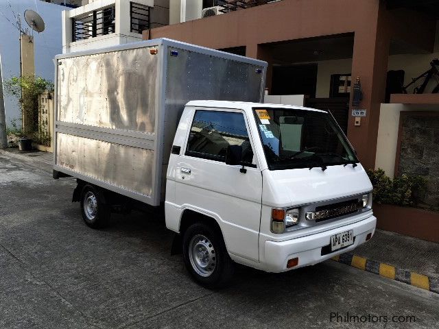 Mitsubishi L300 in Philippines