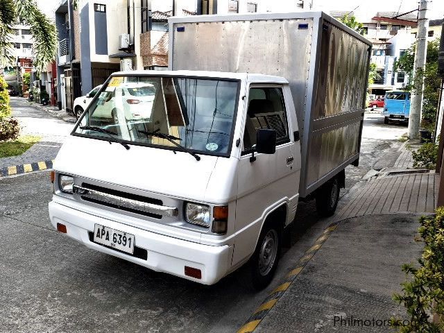 Mitsubishi L300 in Philippines