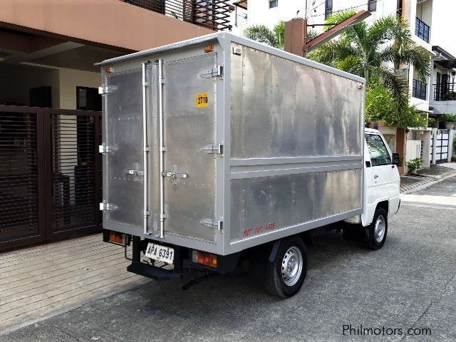 Mitsubishi L300 in Philippines