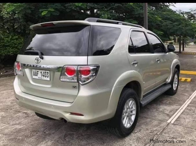 Toyota Fortuner V 4x2 Diesel A/T in Philippines