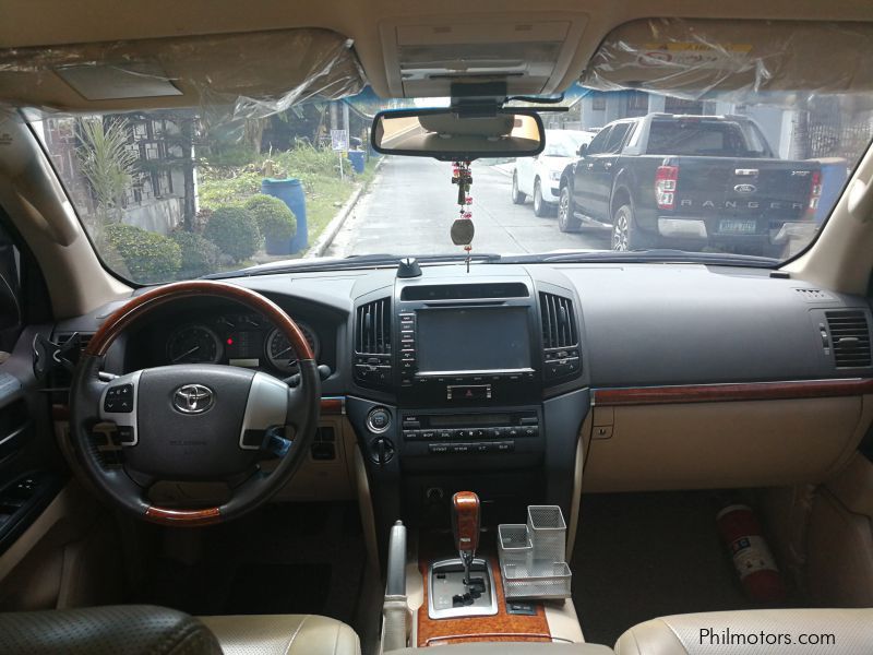 Toyota Land Cruiser LC200 in Philippines