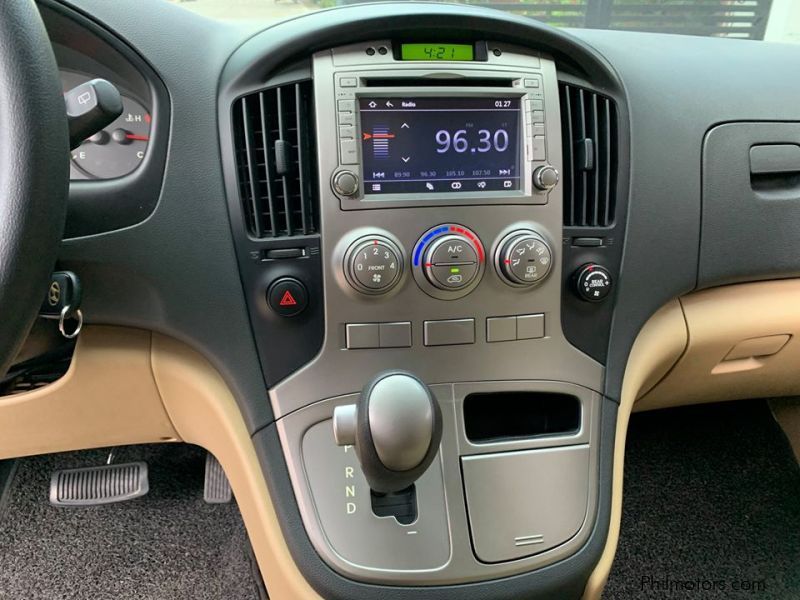 Hyundai Starex Gold Swivel Seats in Philippines