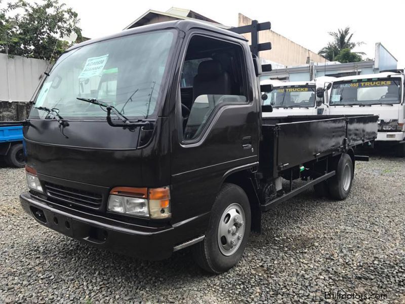 Isuzu 14ft NPR Dropside in Philippines