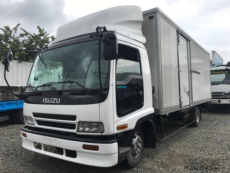 Isuzu 21ft Forward Closed Van with Lifter in Philippines