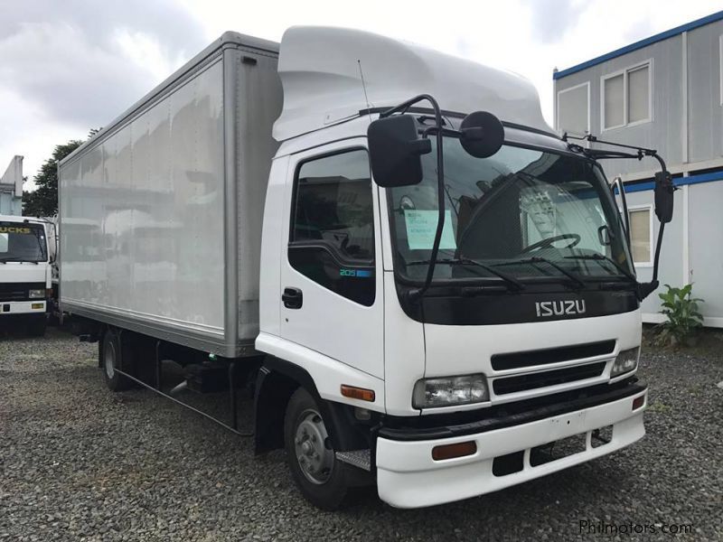 Isuzu 21ft Forward Closed Van with Lifter in Philippines