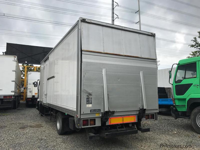 Isuzu 21ft Forward Closed Van with Lifter in Philippines