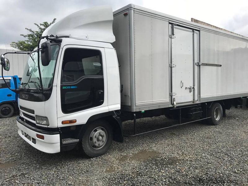 Isuzu 21ft Forward Closed Van with Lifter in Philippines