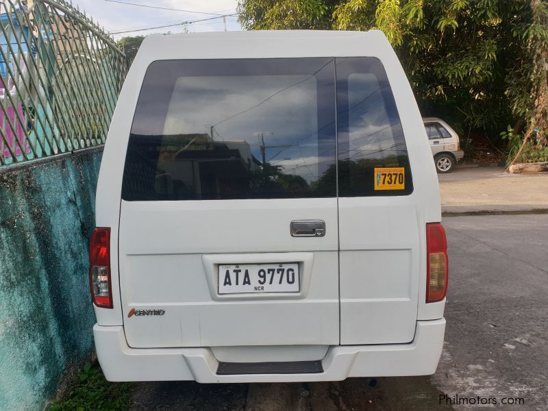 Mitsubishi L300 Exceed Versa Van in Philippines