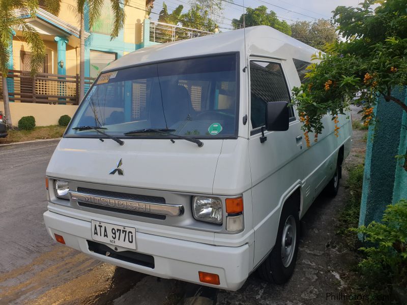 Mitsubishi L300 Exceed Versa Van in Philippines