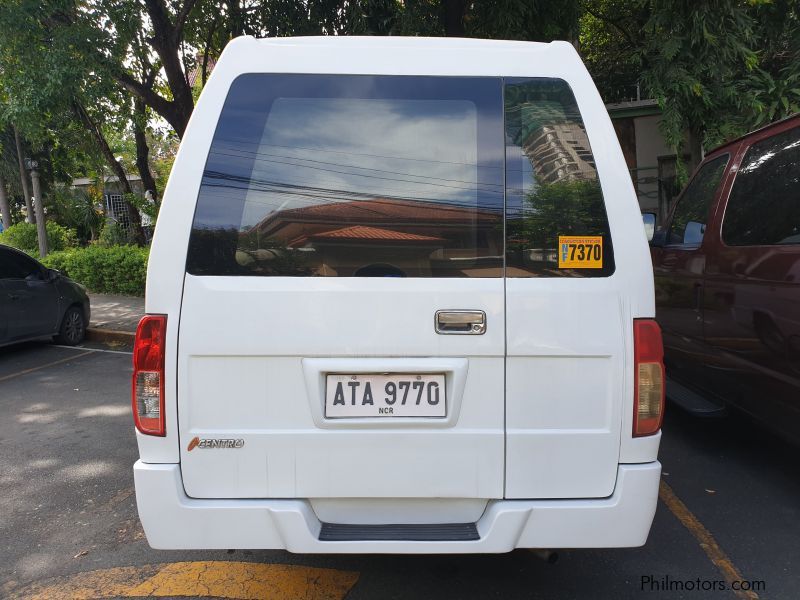 Mitsubishi L300 Exceed Versa Van in Philippines