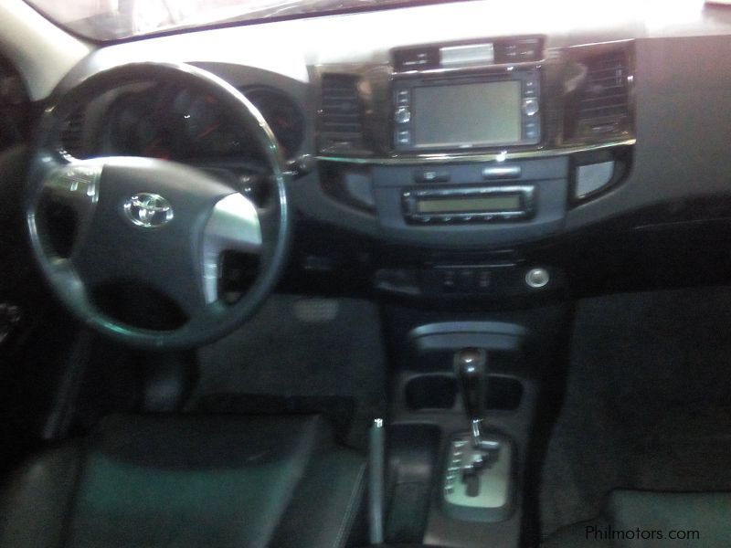 Toyota  Fortuner 2.5 V 4x2 automatic diesel 2015 in Philippines