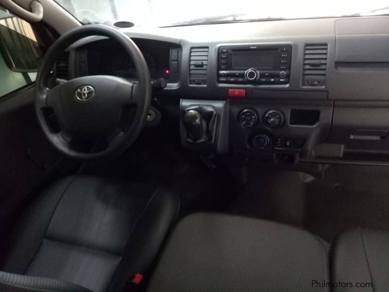 Toyota Hi-Ace Commuter 2.5 in Philippines