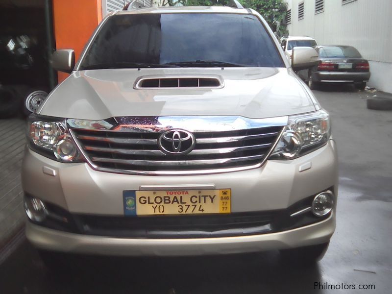 Toyota Toyota Fortuner 2.5 V 4x2 diesel automatic 2015 in Philippines