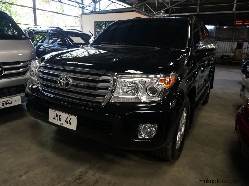 Toyota land cruiser lc200 in Philippines