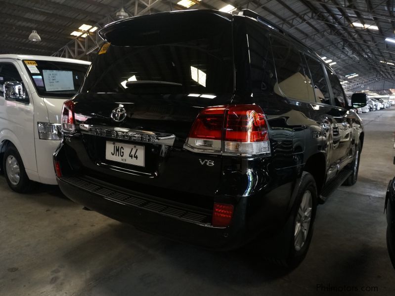 Toyota land cruiser lc200 in Philippines