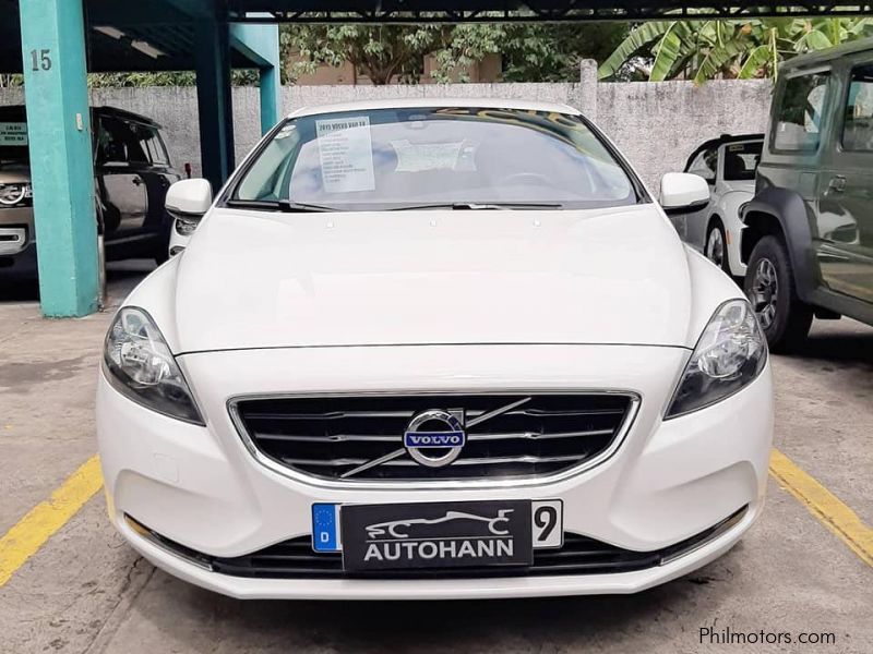 Used Volvo V40 T4