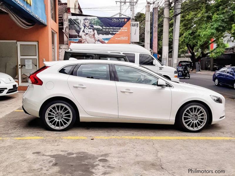 Volvo V40 T4 in Philippines