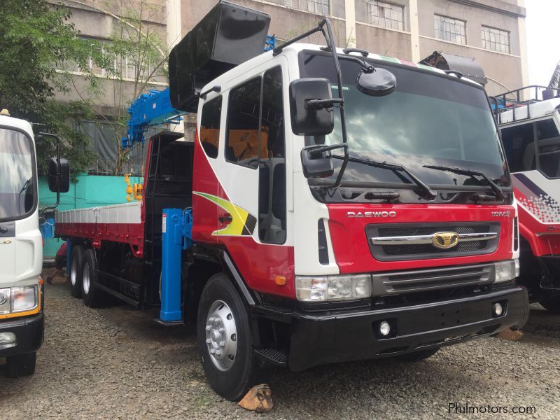 Daewoo boom truck or crane truck in Philippines