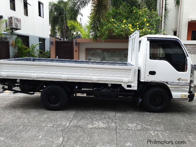 Isuzu Dropside in Philippines