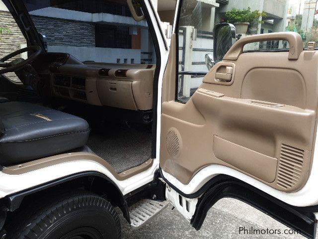 Isuzu Dropside in Philippines