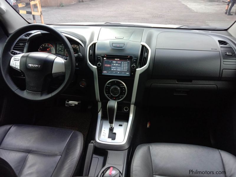 Isuzu muX in Philippines