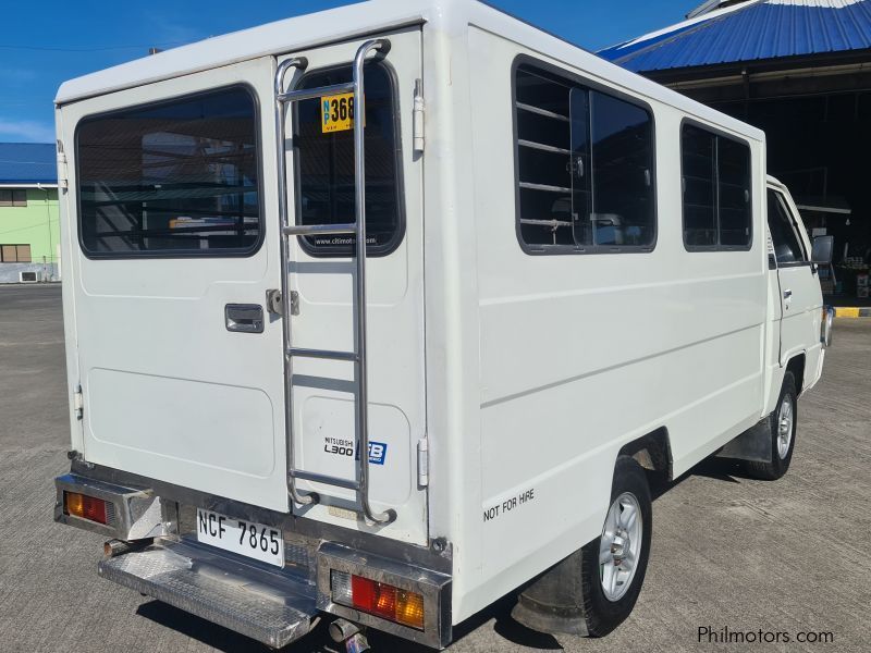 Mitsubishi Mitsubishi L300 FB Van Lucena City in Philippines