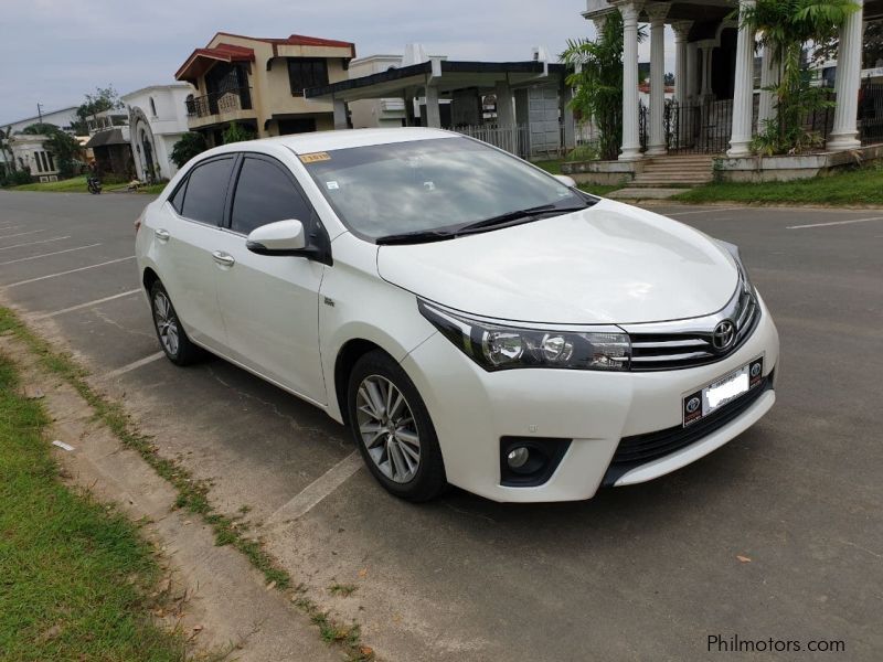 Toyota Corolla Altis 1.6 V Pearl White in Philippines