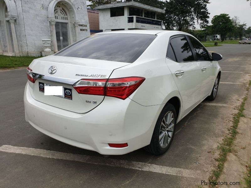 Toyota Corolla Altis 1.6 V Pearl White in Philippines