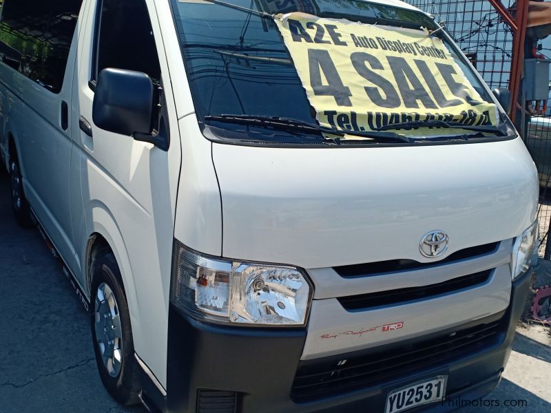 Used Toyota Hi ace commuter