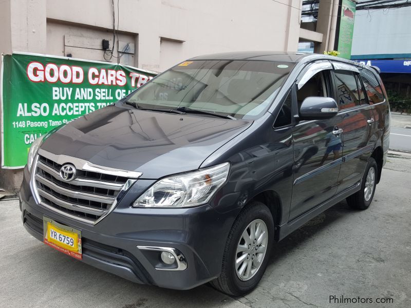 used innova tourist car