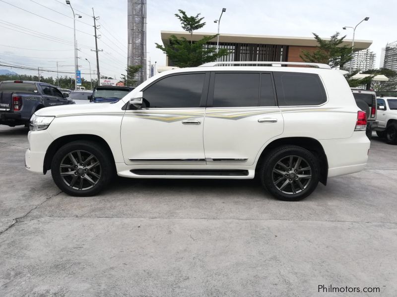 Toyota Land Cruiser 200 Dubai in Philippines