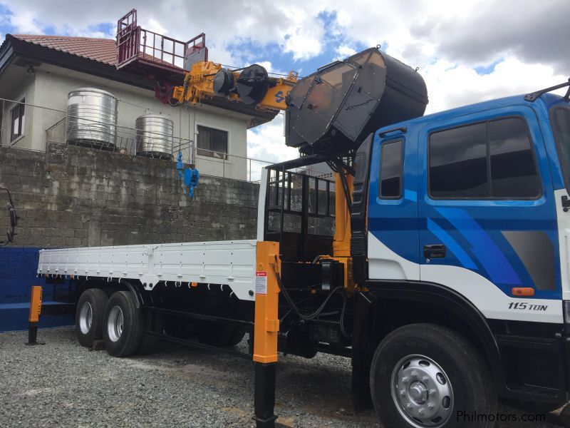 Daewoo Boom Truck / Cargo Crane Truck with Man Lift Basket in Philippines