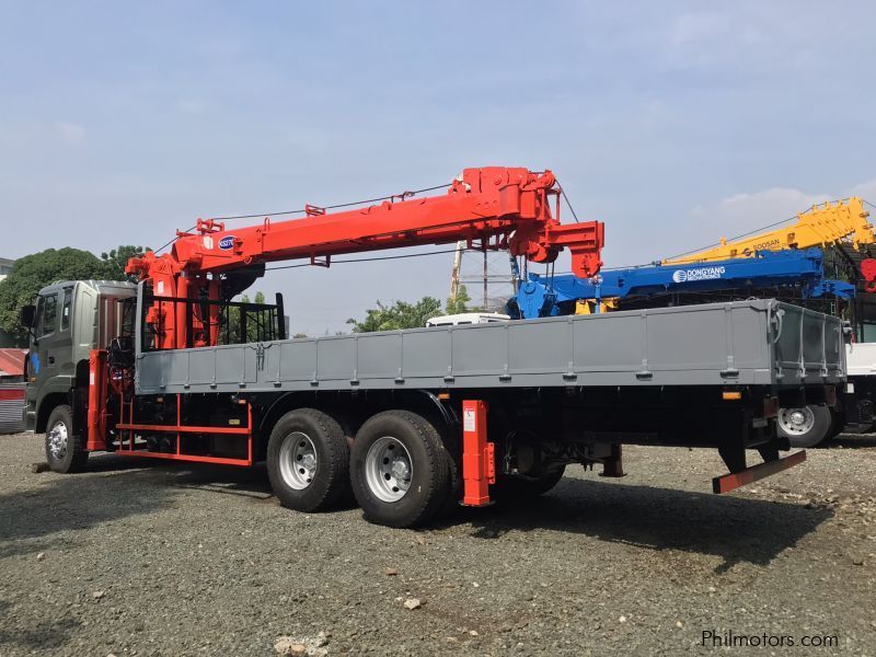 Hyundai BOOM TRUCK/ CARGO CRANE TRUCK in Philippines