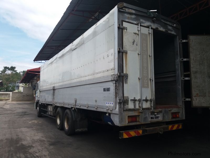 Hyundai Powertech Gold Wing van 14Ton in Philippines