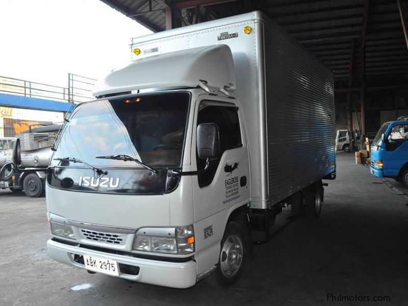 Isuzu 14ft NKR Alum CLosed Van in Philippines