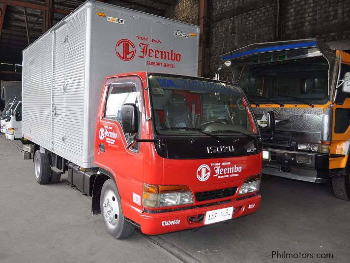 Isuzu 14ft NKR Alum CLosed Van in Philippines