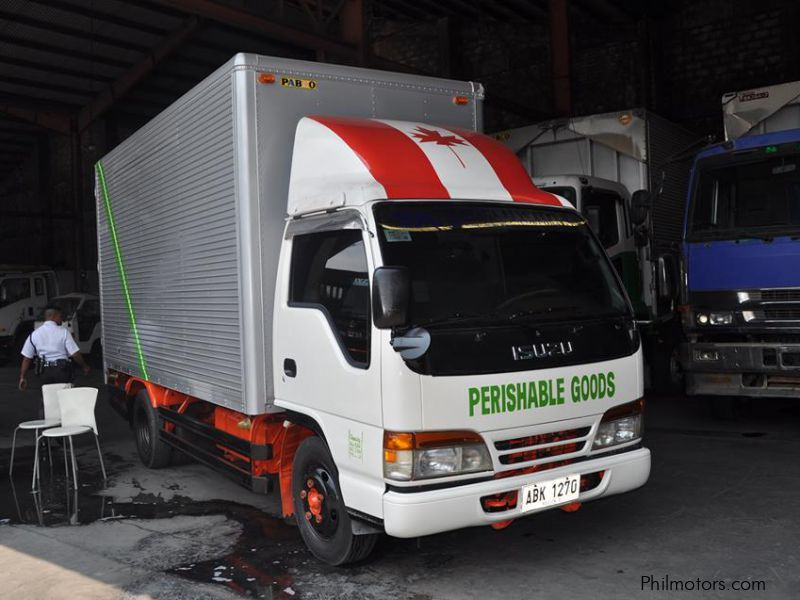 Isuzu 14ft NKR Alum CLosed Van in Philippines