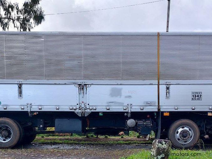 Isuzu 8 Wheeler Wing Van in Philippines