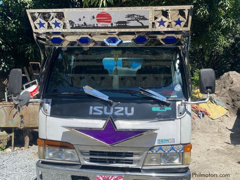 Isuzu ELf 4hf1 in Philippines