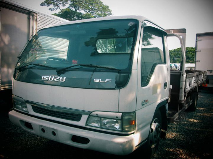 Isuzu Elf Dropside Cargo With Crane in Philippines