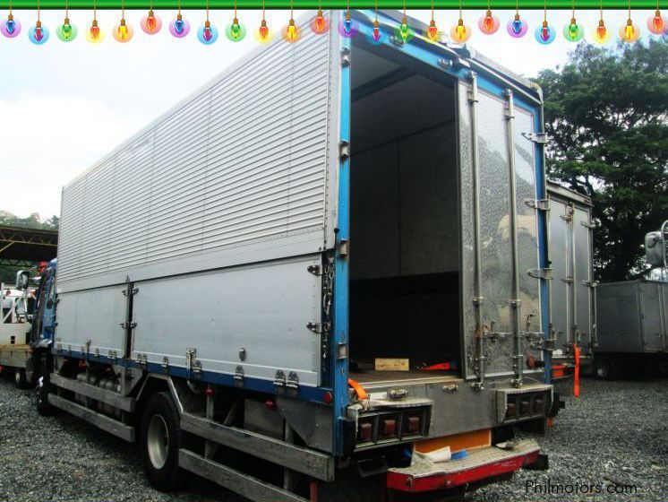 Isuzu Forward Wing Van in Philippines