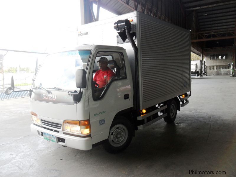 Isuzu GIGA SERIES ALUMINUM VAN in Philippines