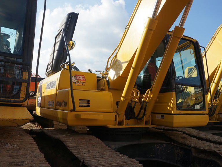 KOMATSU PC200-8 in Philippines