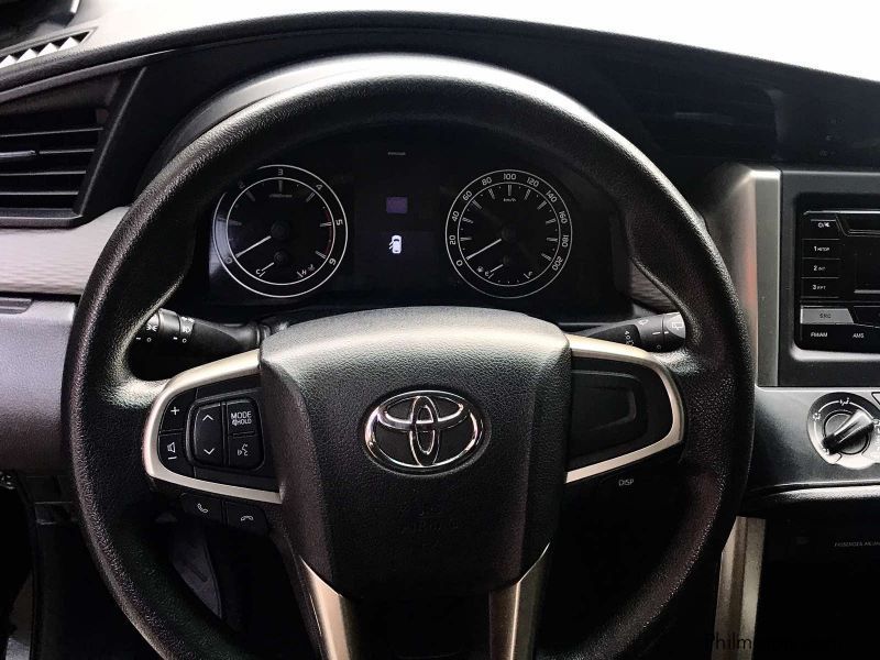 Toyota  Innova 2.8 E DSL AT in Philippines