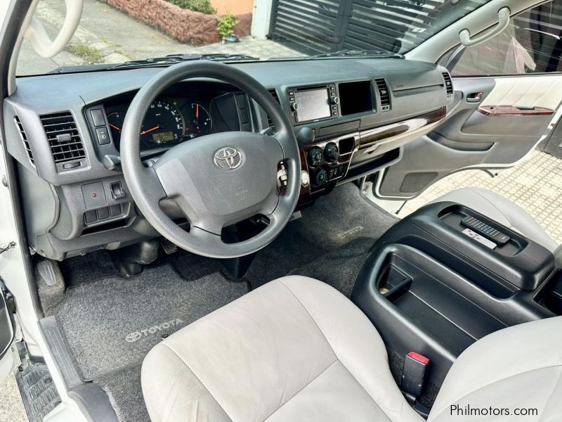 Toyota HiAce Super Grandia LXV A/T in Philippines