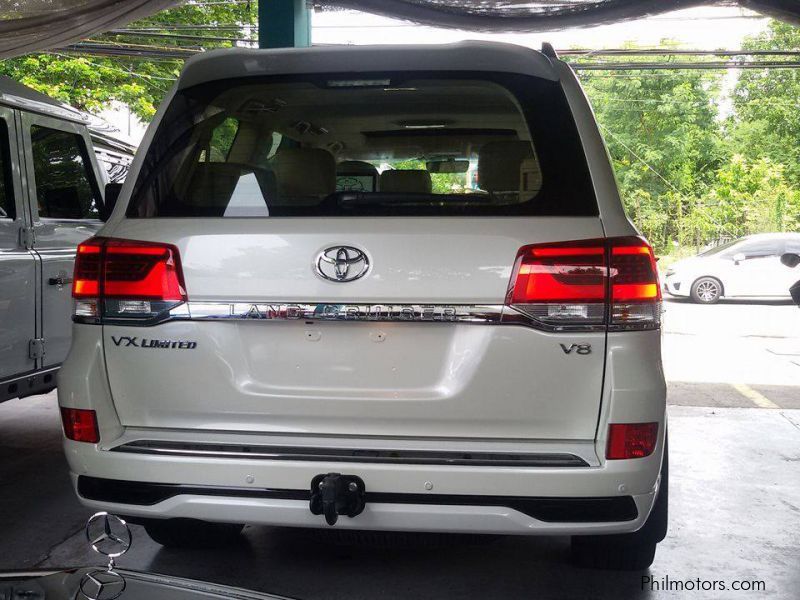 Toyota Land Cruiser VX Limited V8 in Philippines